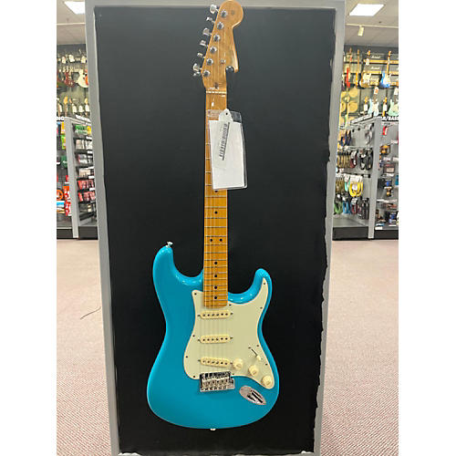 Fender American Professional II Stratocaster Solid Body Electric Guitar MIAMI BLUE