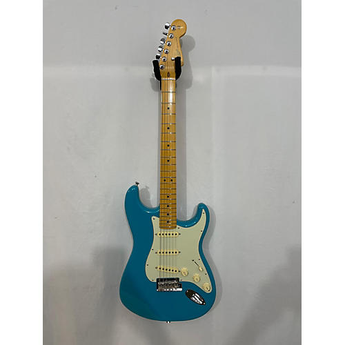 Fender American Professional II Stratocaster Solid Body Electric Guitar Miami Blue