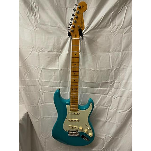 Fender American Professional II Stratocaster Solid Body Electric Guitar miami blue