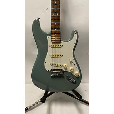 Fender American Professional Stratocaster SSS Solid Body Electric Guitar