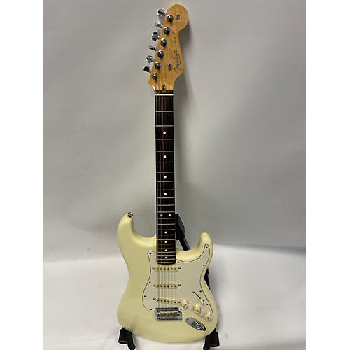 Fender American Professional Stratocaster SSS Solid Body Electric Guitar Olympic White