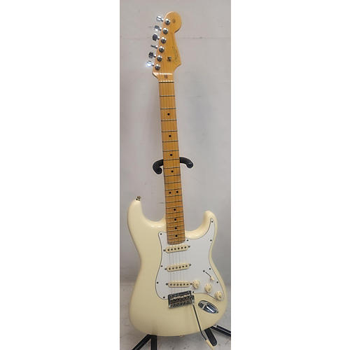 Fender American Professional Stratocaster SSS Solid Body Electric Guitar Vintage White