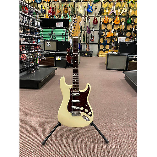 Fender American Professional Stratocaster With Rosewood Neck Solid Body Electric Guitar White