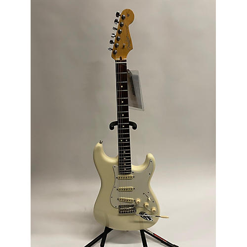 Fender American Standard Stratocaster Solid Body Electric Guitar Vintage White
