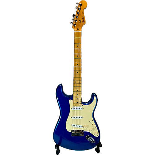 Fender American Ultra Stratocaster Solid Body Electric Guitar Blue