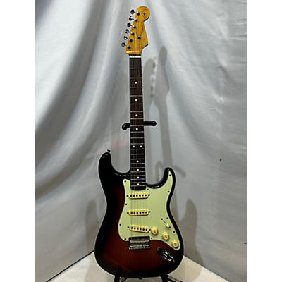 Fender Artist Series Robert Cray Stratocaster Solid Body Electric Guitar
