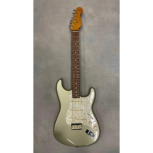 Fender Artist Series Robert Cray Stratocaster Solid Body Electric Guitar Sage Green Metallic