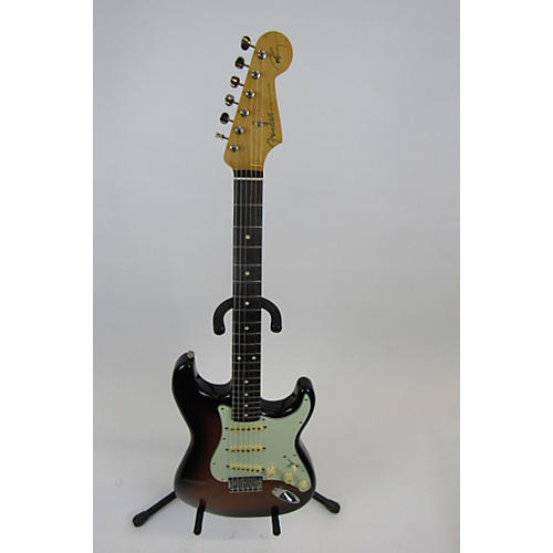 Fender Artist Series Robert Cray Stratocaster Solid Body Electric Guitar 2 Tone Sunburst