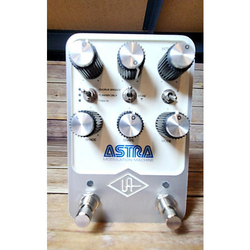 Universal Audio Astra Modulation Machine Effect Pedal