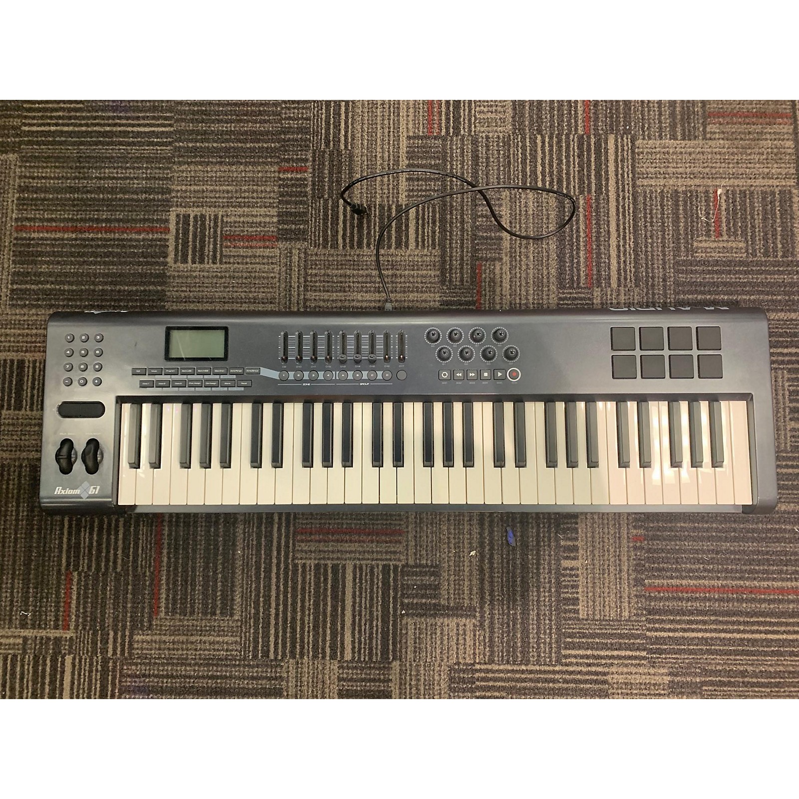 M-Audio Axiom 61 V2 61 Key MIDI Controller | Musician's Friend