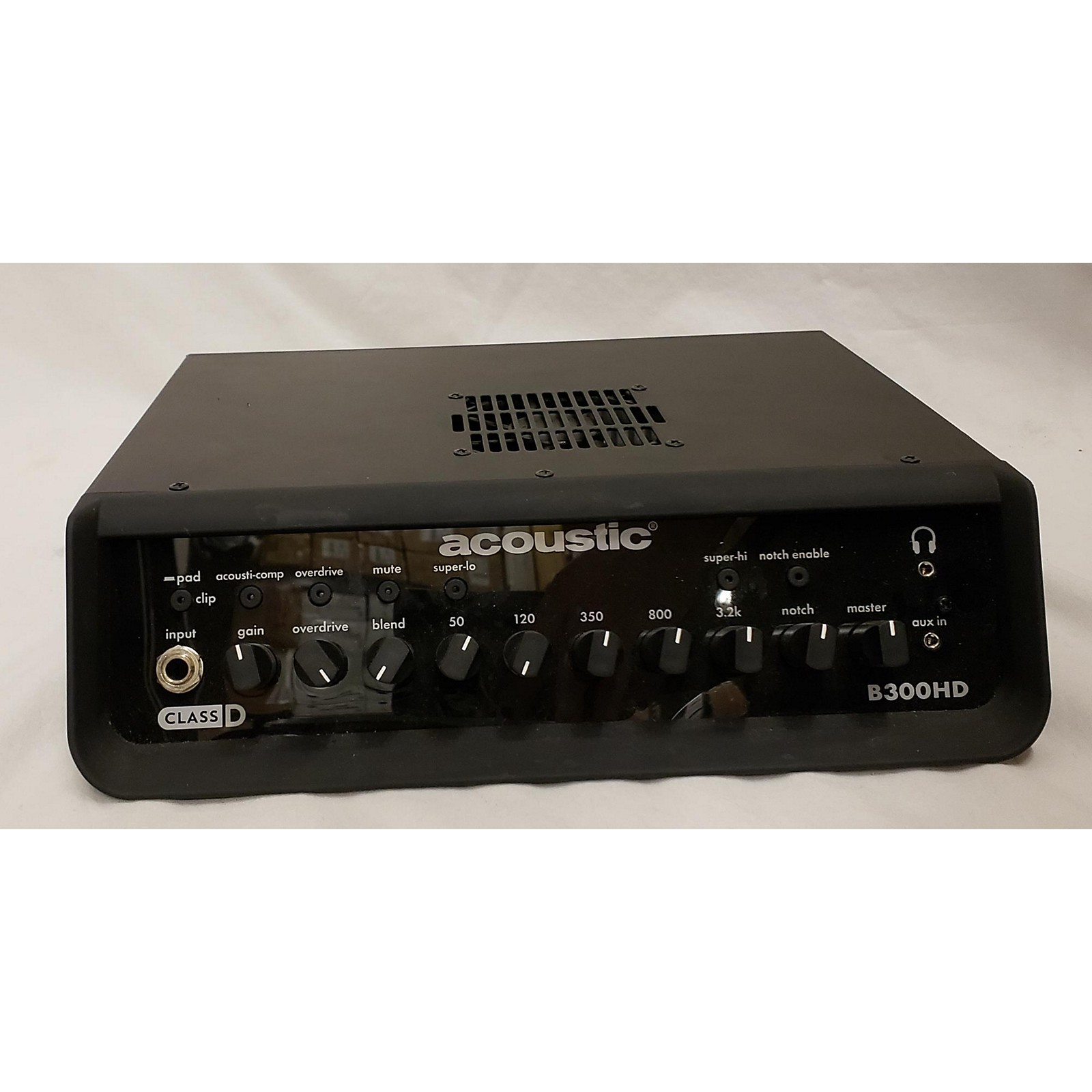 Used Acoustic B300HD Bass Amp Head Musician's Friend