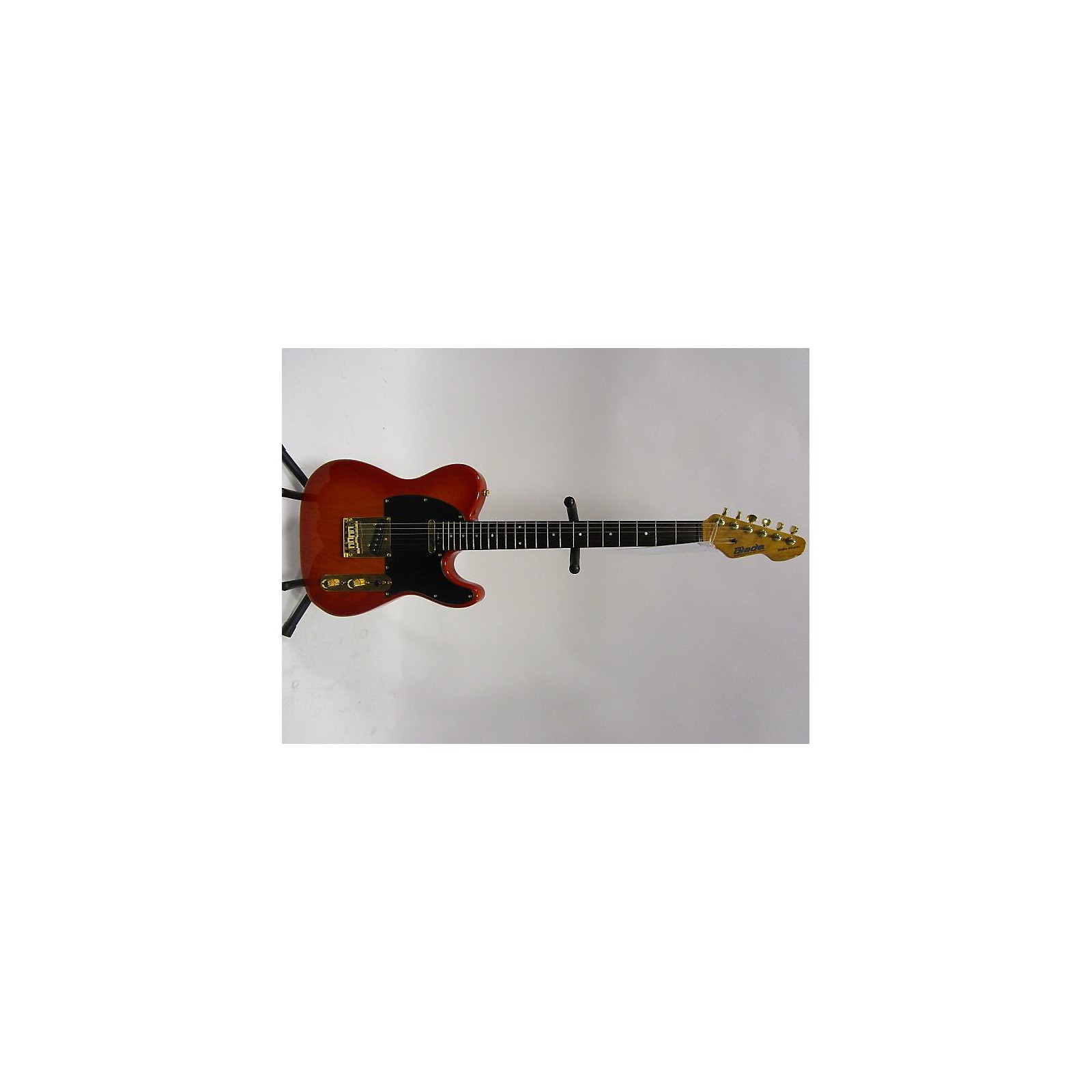 Used Levinson Blade Delta Classic T2 Solid Body Electric Guitar 2 Color Sunburst Musician's Friend