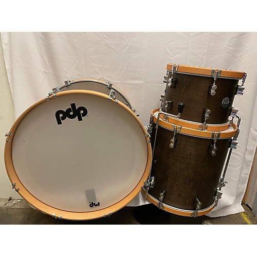 PDP by DW CONCEPT CLASSIC WALNUT NATURAL HOOPS 3 PIECE Acoustic Drum Pack Walnut
