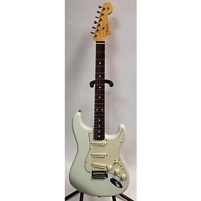 Fender Classic Player '60s Stratocaster Solid Body Electric Guitar
