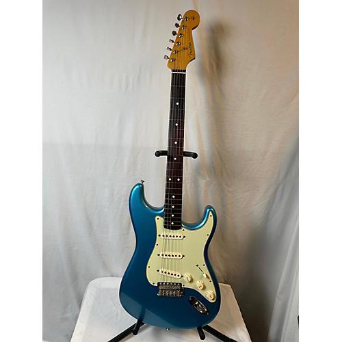 Fender Classic Series '60s Stratocaster Solid Body Electric Guitar Lake Placid Blue