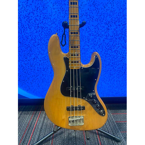 Squier Classic Vibe 70s Jazz Bass Electric Bass Guitar Maple