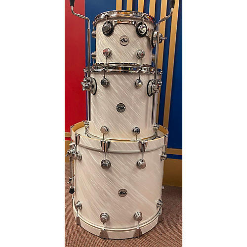 DW Collector's Series Drum Kit White Oyster