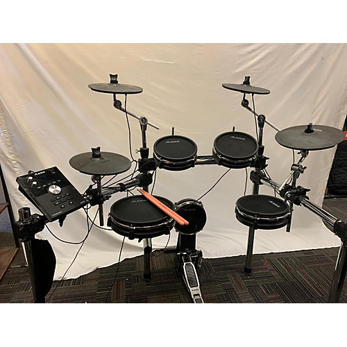 Conjunto de bateria elétrica Alesis Command MeshConjunto de bateria elétrica Alesis Command Mesh  