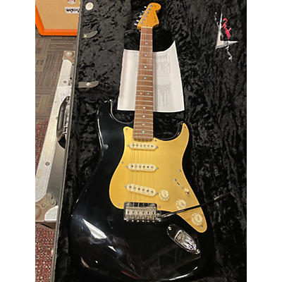 Fender Custom Shop Classic Player V-neck Stratocaster Solid Body Electric Guitar