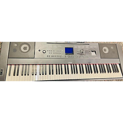 5593 - Yamaha DGX-300 76-Key Portable Grand Piano / Keyboard / MIDI