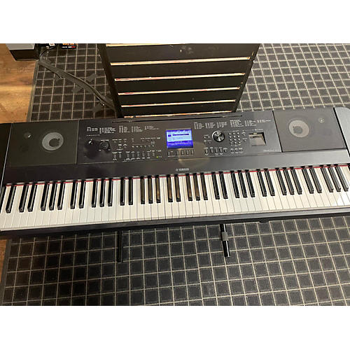 Yamaha DGX660 Portable Keyboard