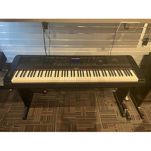 Yamaha DGX660 Portable Keyboard