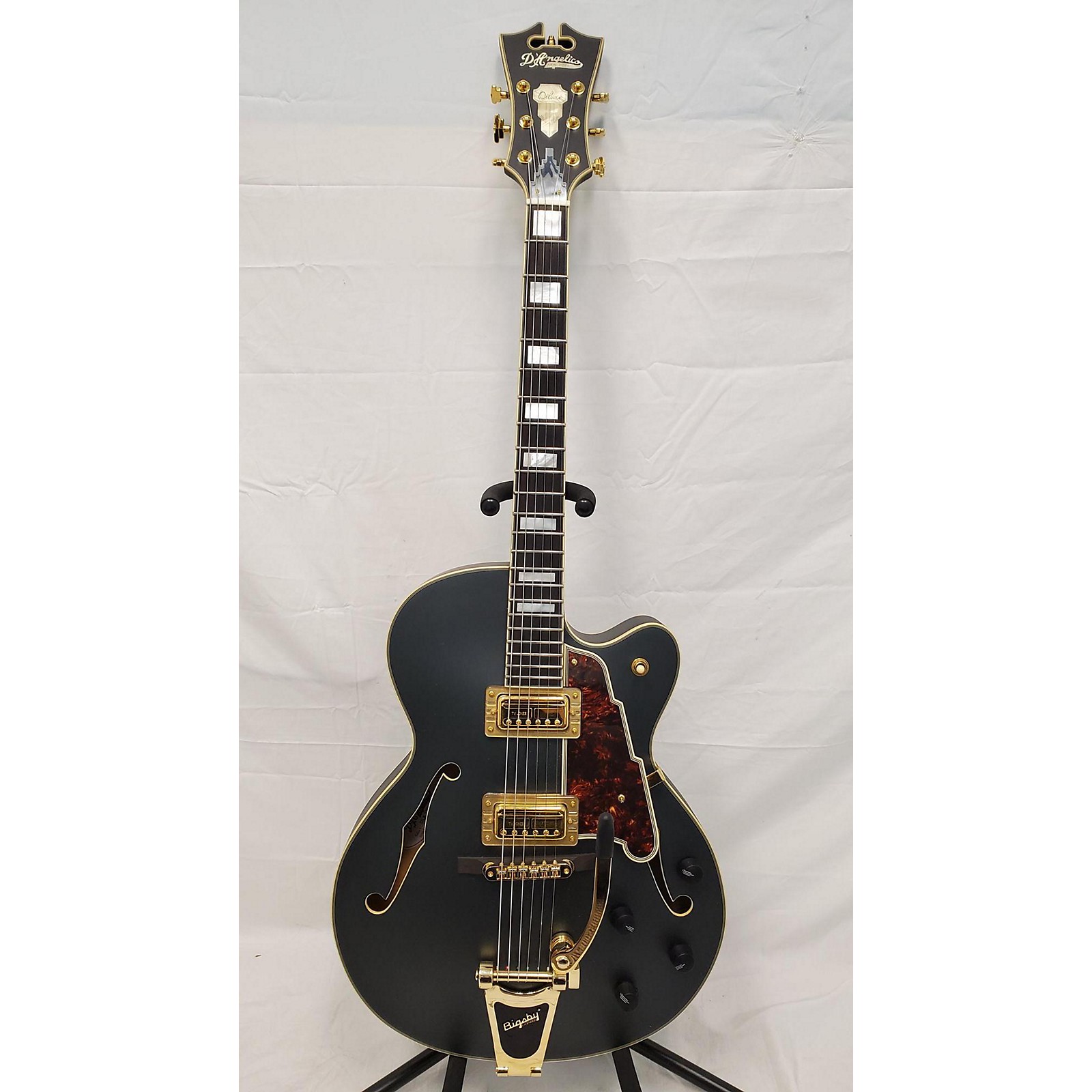 Used D'Angelico Deluxe 175 Hollow Body Electric Guitar Matte Midnight