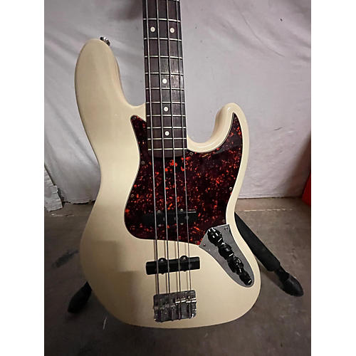 Fender Deluxe Jazz Bass Electric Bass Guitar Antique White