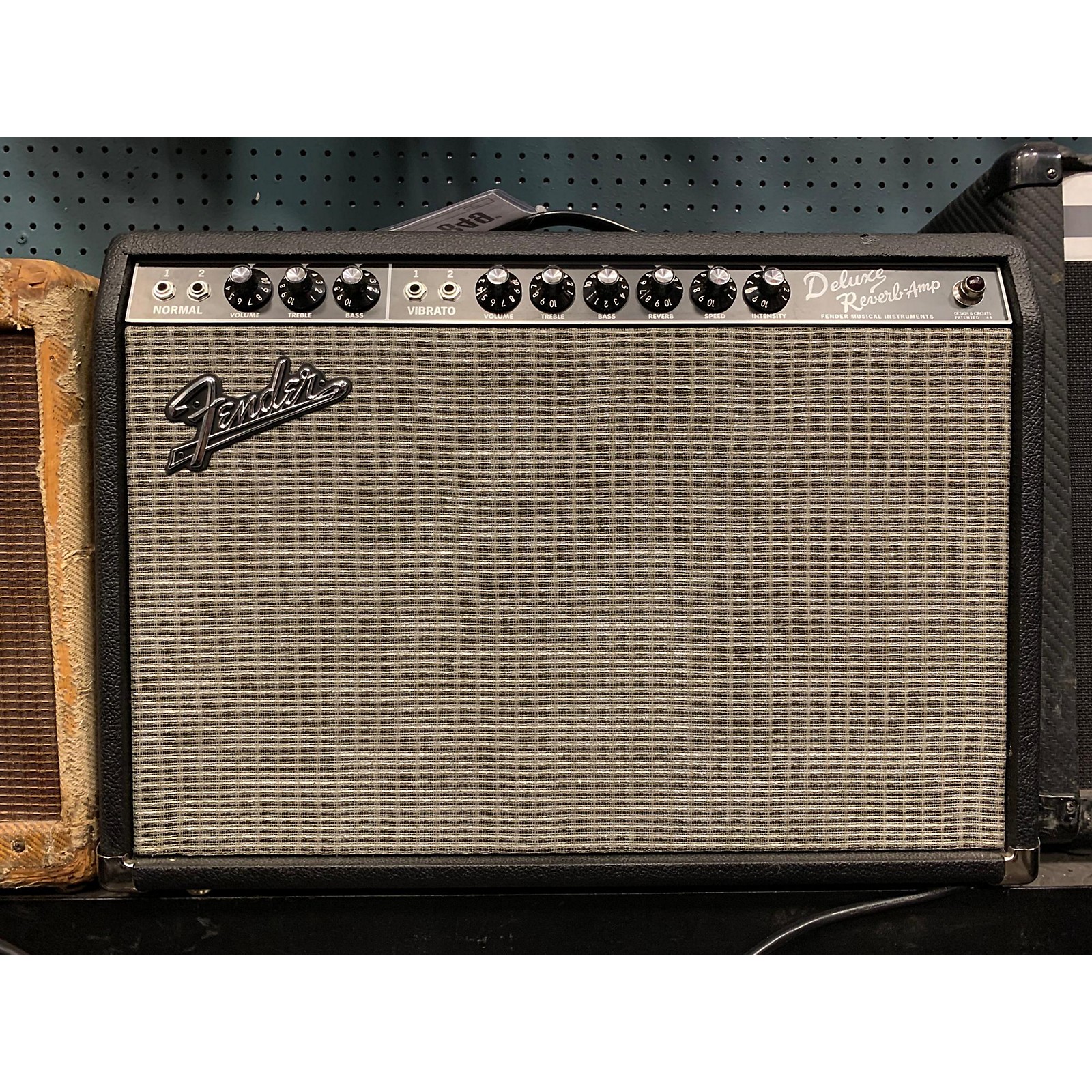 Used Fender Deluxe Reverb 22W 1x12 Tube Guitar Combo Amp | Musician's ...