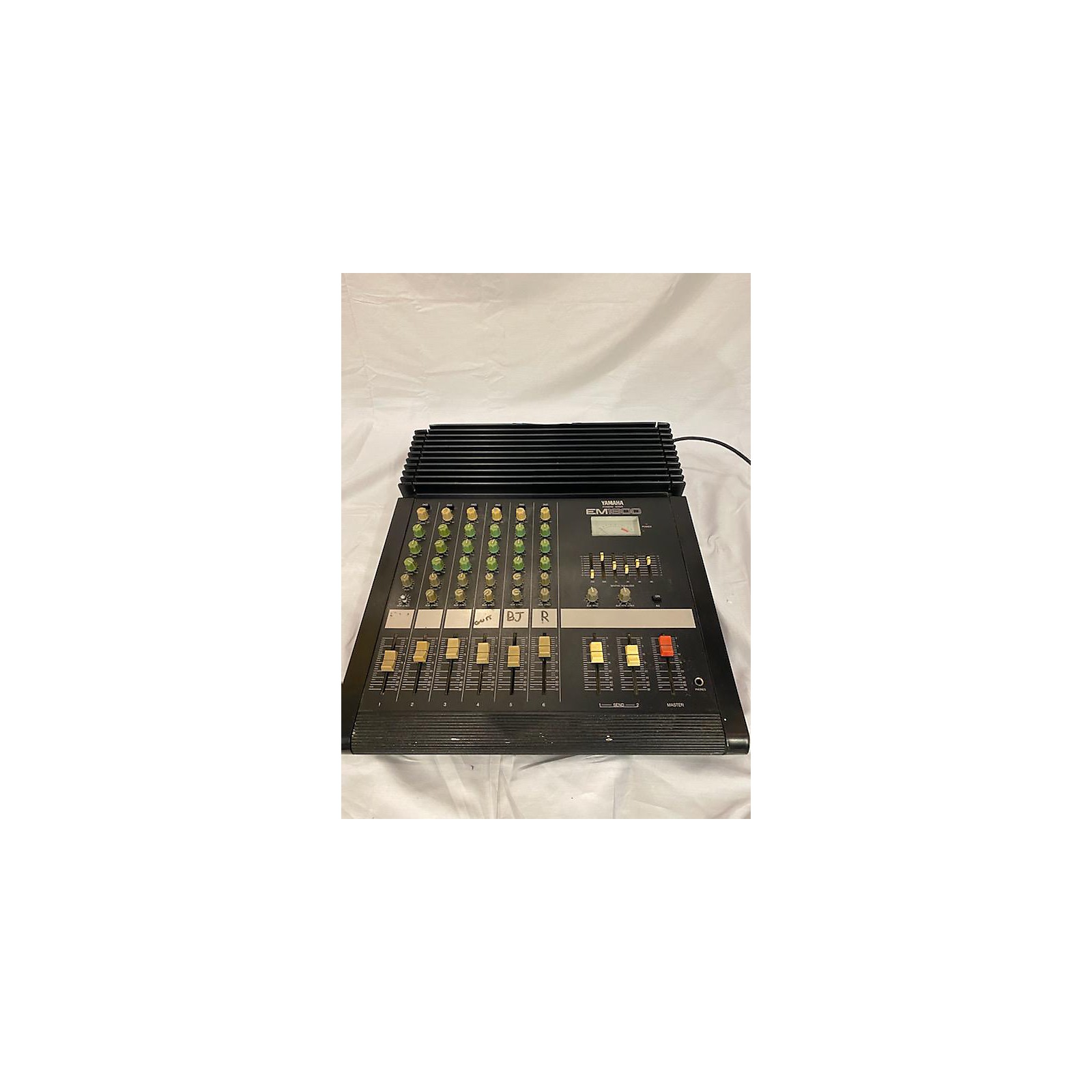 Used Yamaha EM1600 Powered Mixer Musician's Friend