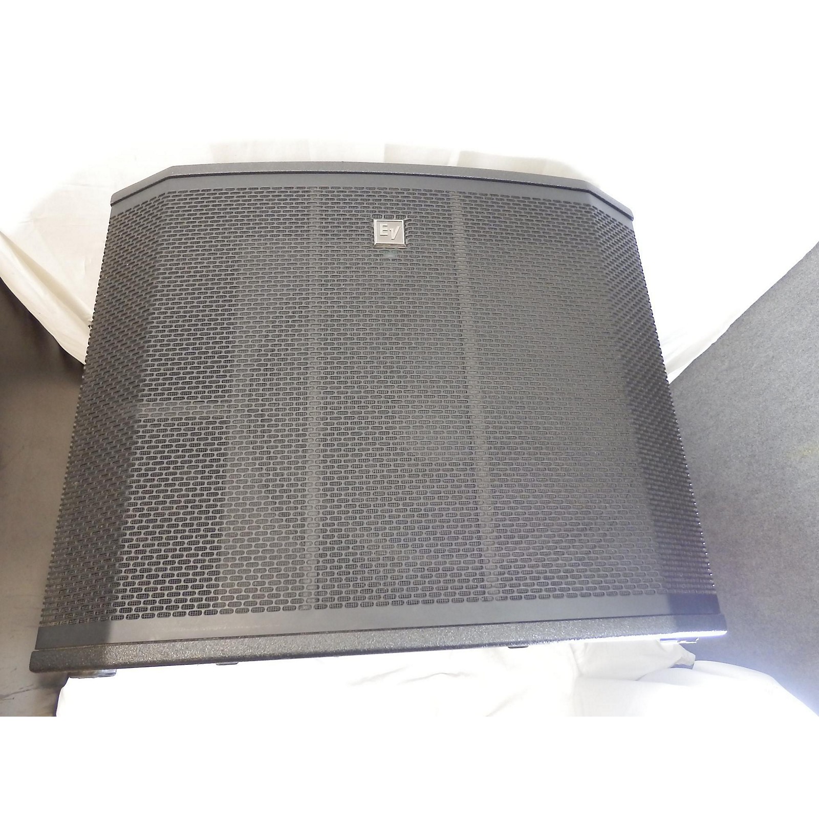 Used ElectroVoice ETX18SP Powered Subwoofer Musician's Friend