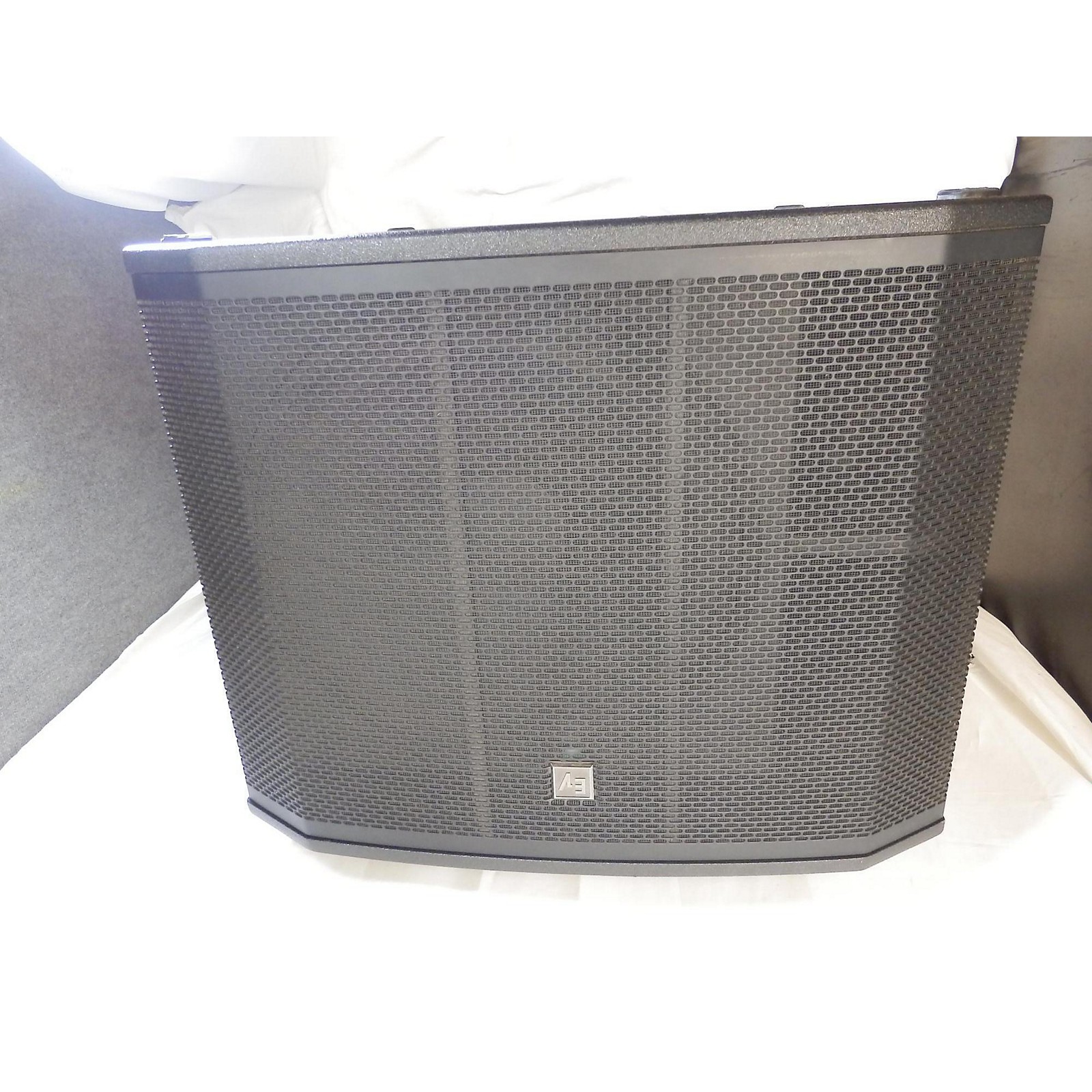 Used ElectroVoice ETX18SP Powered Subwoofer Musician's Friend