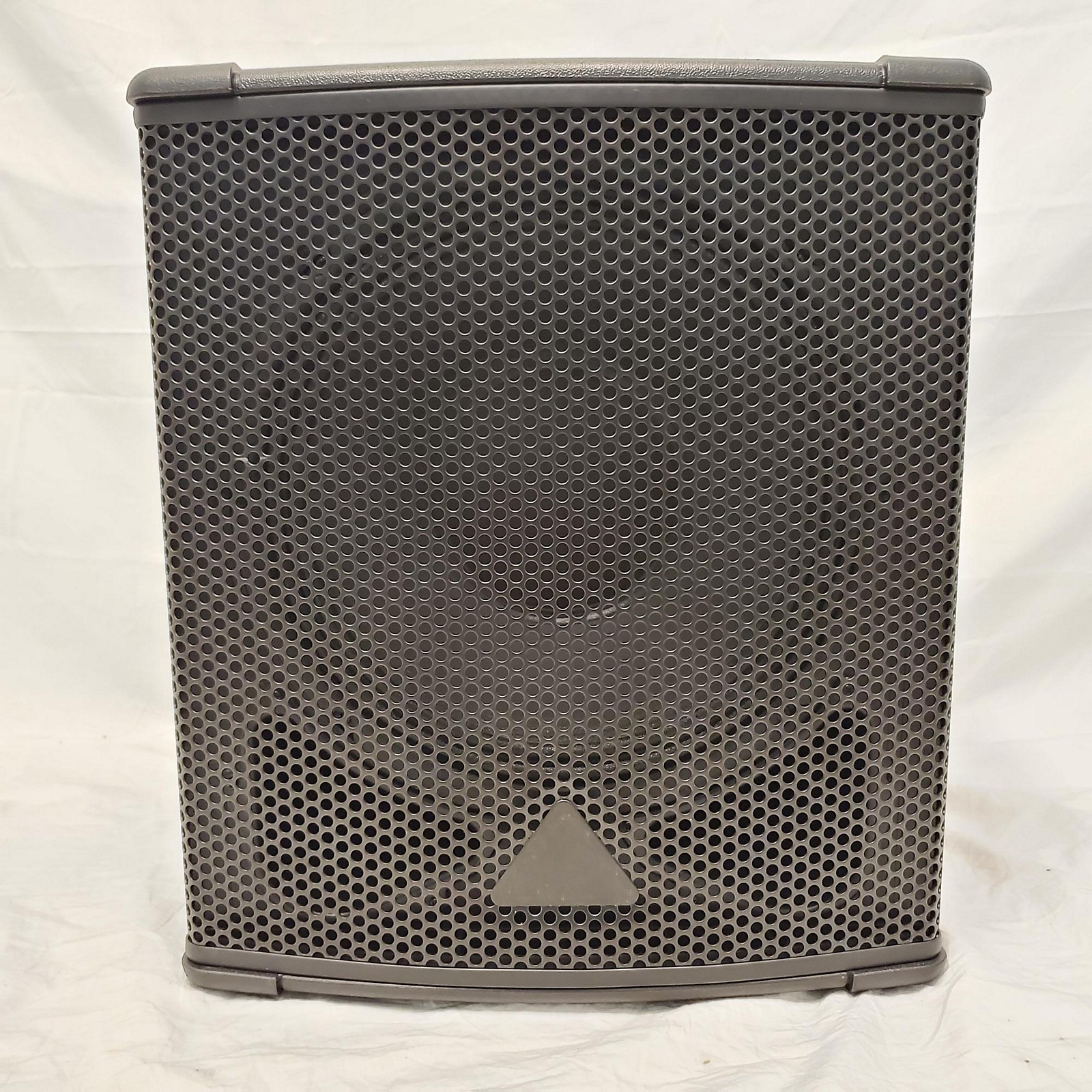 Used Behringer Eurolive B1200D Powered Subwoofer Musician