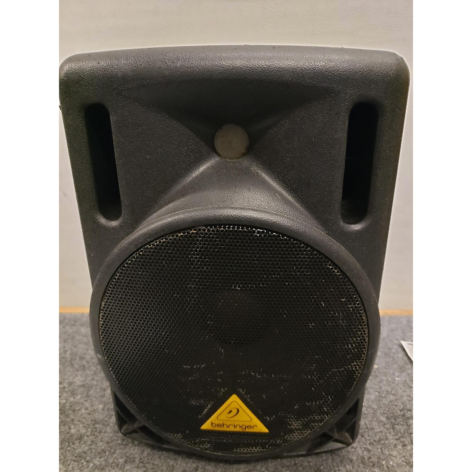 Used Behringer Eurolive B208 Powered Speaker | Musician's Friend