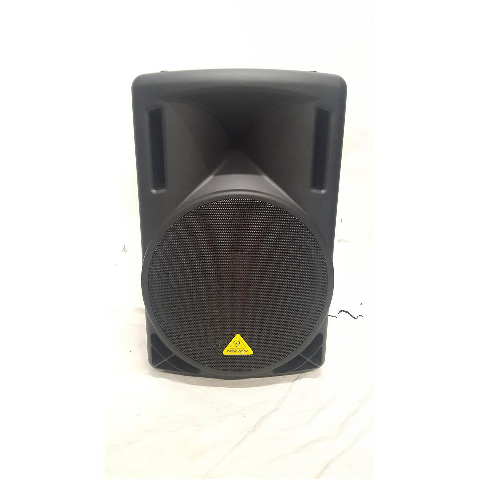 Used Behringer Eurolive B215xl Powered Speaker Musician's Friend