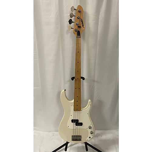 Peavey Fury Electric Bass Guitar White