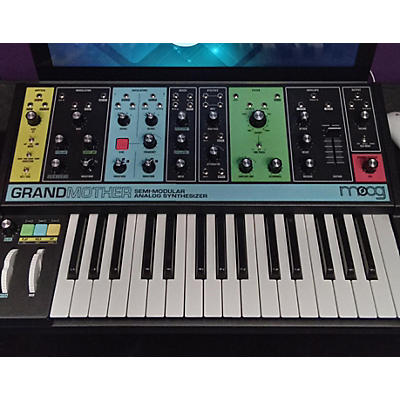 Moog GRANDMOTHER Keyboard Workstation