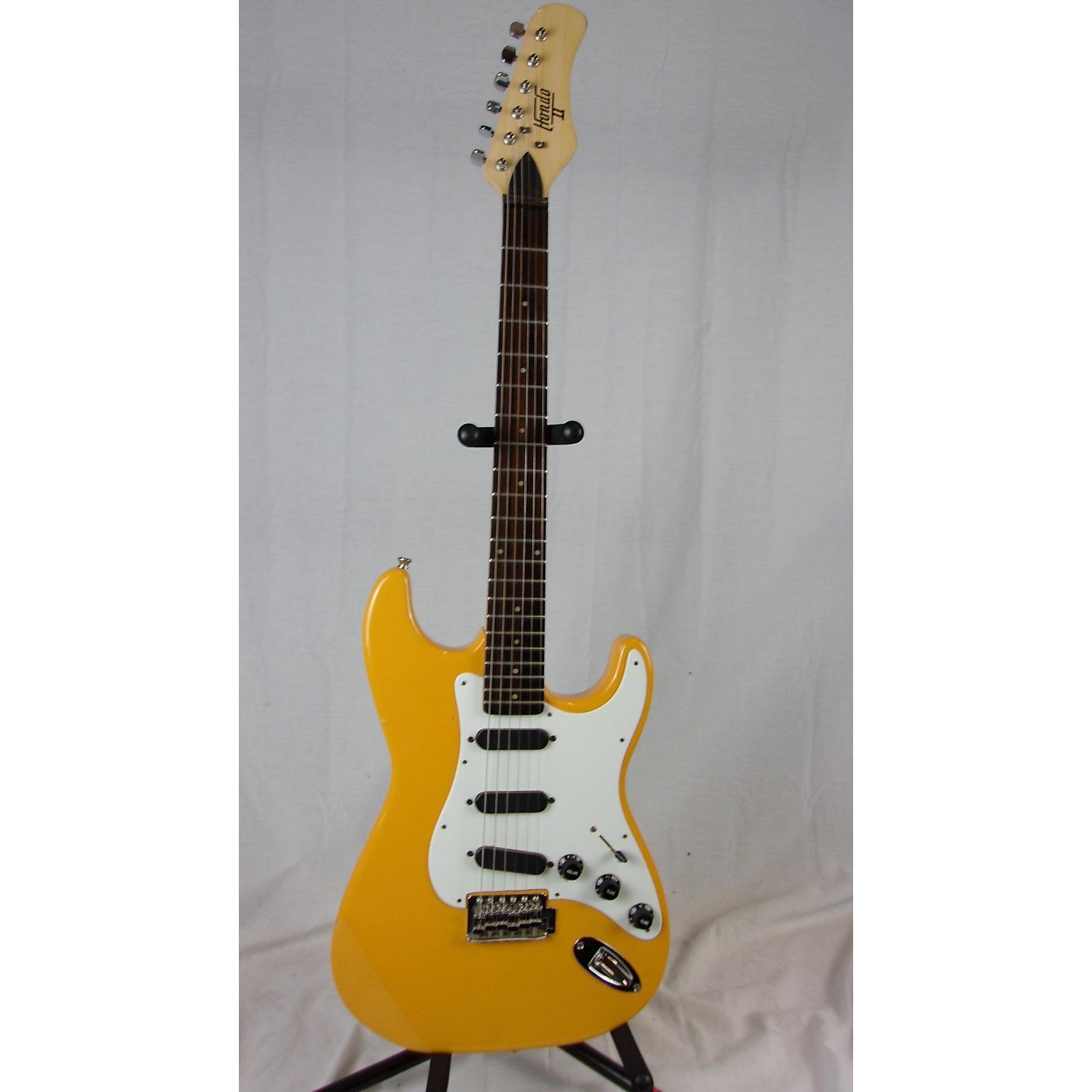 Used Hondo II Solid Body Electric Guitar Yellow Musician's Friend