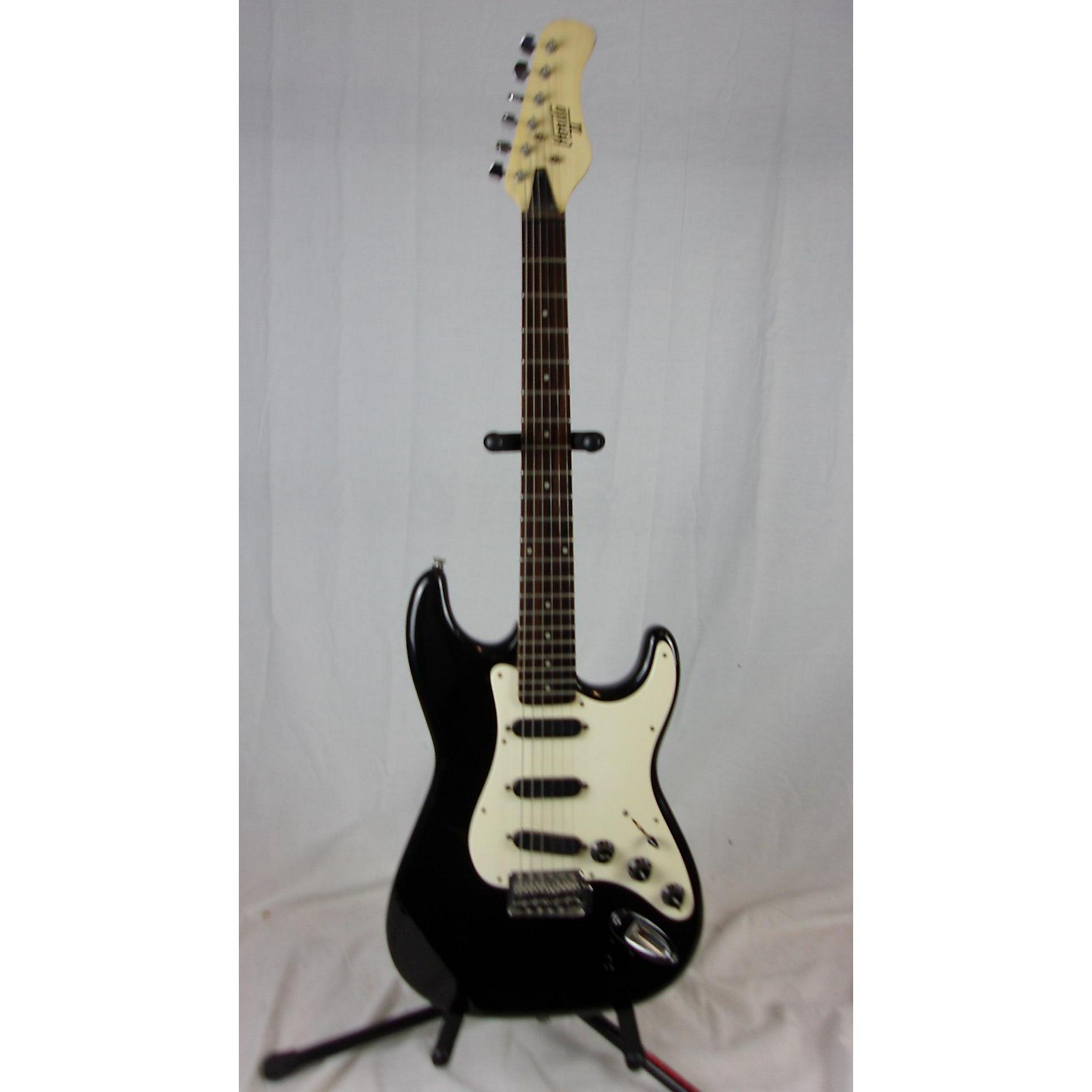 Used Hondo II Solid Body Electric Guitar Black Musician's Friend