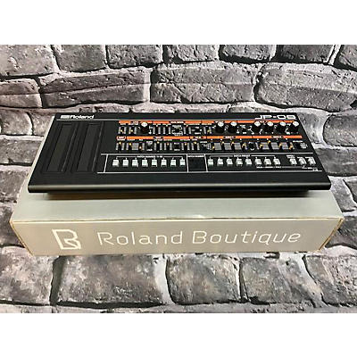 Roland JP-08 Synthesizer