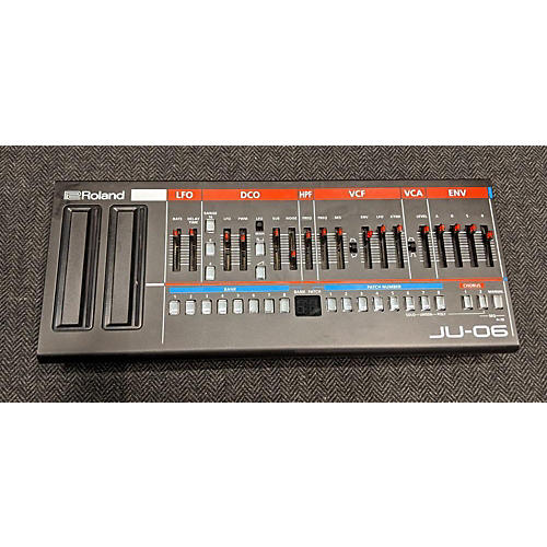 Roland JU06 Synthesizer
