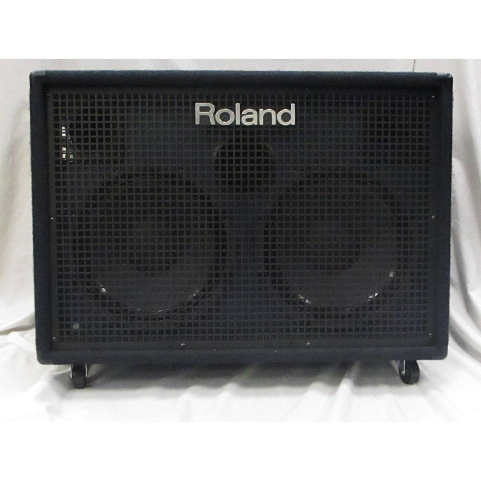 Used Roland KC990 Keyboard Amp Musician's Friend