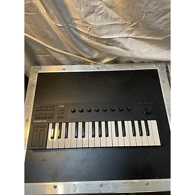 Native Instruments Komplete Kontrol M32 MIDI Controller