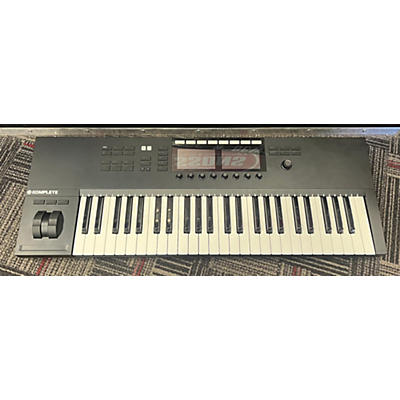 Native Instruments Komplete Kontrol S49 MIDI Controller