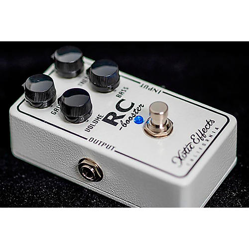 Xotic RC Booster Classic Effects Pedal White | Musician's Friend