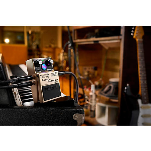 BOSS RT-2 Rotary Ensemble Effects Pedal White | Musician's Friend