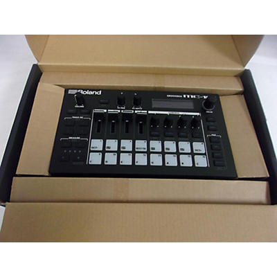 Roland MC-101 Synthesizer