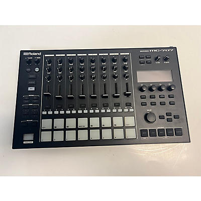 Roland MC-707 Groovebox Production Controller