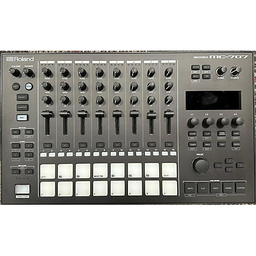 Roland MC-707 Groovebox Production Controller