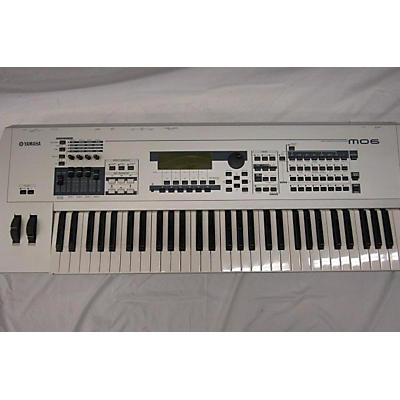 Yamaha MO6 61 Key Keyboard Workstation